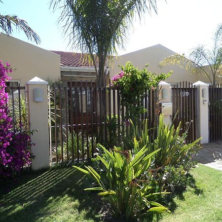 Kasa Nama Hotel Edgemead Exterior foto